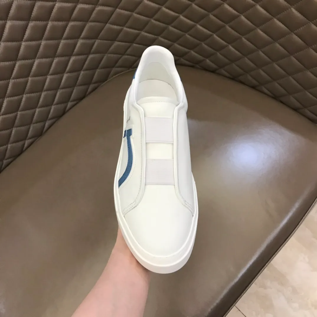 p400【Salvatore Ferraga**】New men's low-top casual shoes! Top-quality cow products, original lasts, made of imported cowhide, first-class texture, first-layer sheepskin lining! Original outsole! The details are exquisite and the style is versatile and upscale! Decorated with a three-dimensional Gancini logo, the back of the tongue and lace-up piping add a pop of color. The high-tech sole features a holographic pattern and Gancini details, making it ideal for a practical yet stylish everyday look. Code number 38-44 (45 can be customized)